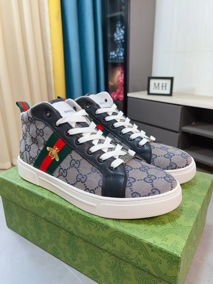 Men's shoes 💰440🌹🌹GUCCI [Gucci] New high-top men's shoes, a high-end brand, the latest fashionable casual men's shoes, trendy and versatile, relaxed and sporty style, uppers imported from Italy, first-layer cowhide, genuine leather lining, and ultra-fine workmanship. Original personalized fashionable rubber wear-resistant outsole, light and comfortable on the foot, size 38-44